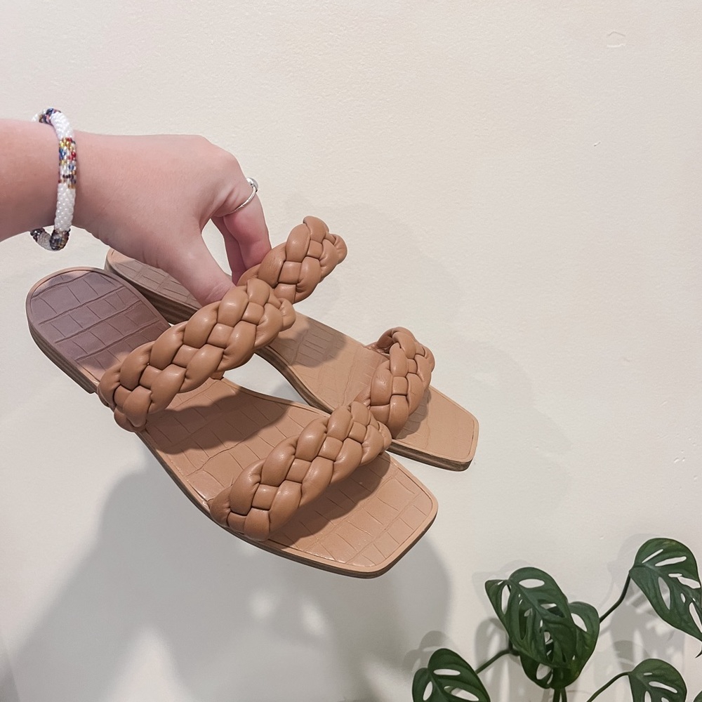 Braided strap scandal target | size: 7 (fits 6 1/2-7) | new condition
